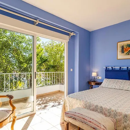 Beautiful In With House Sea View