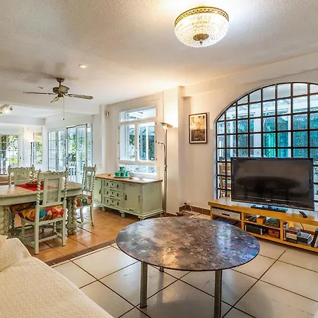 Beautiful In With House Sea View Holiday home