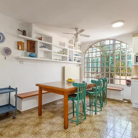 Beautiful In With House Sea View Holiday home